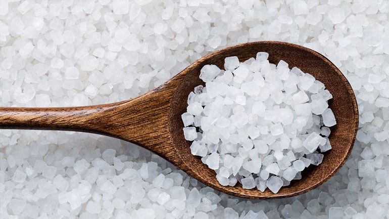 Ποια η διαφορά του θαλασσινού αλατιού από το επιτραπέζιο;