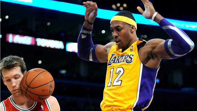 ΝΒΑ: Οι Λέικερς απέκτησαν τον Ντουάιτ Χάουαρντ