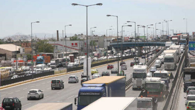 Καραμπόλα στον Κηφισό με τρεις ελαφρά τραυματίες – Τεράστιο μποτιλιάρισμα