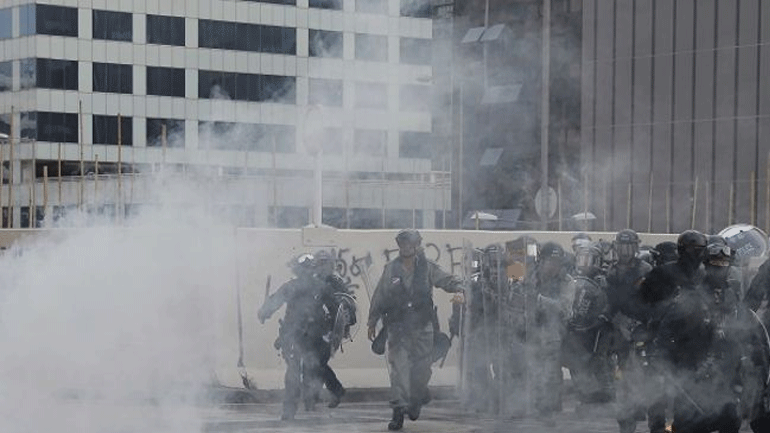 Χονγκ Κονγκ: Συγκρούσεις διαδηλωτών με την αστυνομία