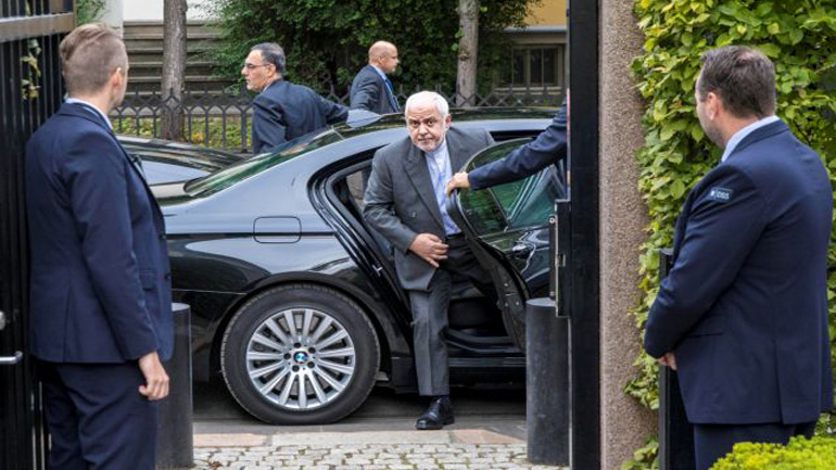 Ο ΥΠΕΞ του Ιράν δηλώνει ότι συνάντησε τον Μακρόν και ότι προσκλήθηκε στην Γαλλία  με τη “σύμφωνη γνώμη” των ΗΠΑ