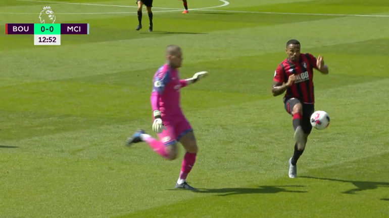 Η αποτυχημένη έξοδος του Έμερσον στο ματς Μπόρνμουθ-Σίτι