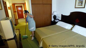 Oι Ισπανίδες καμαριέρες υποχρεούνται να καθαρίσουν τουλάχιστον 20 με 30 δωμάτια ξενοδοχείων τη μέρα 