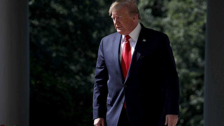 ΗΠΑ: Ο Τραμπ πρότεινε τη ρίψη πυρηνικών βομβών κατά των κυκλώνων