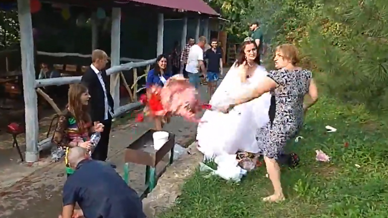 Eπεισοδιακός γάμος στη Ρωσία