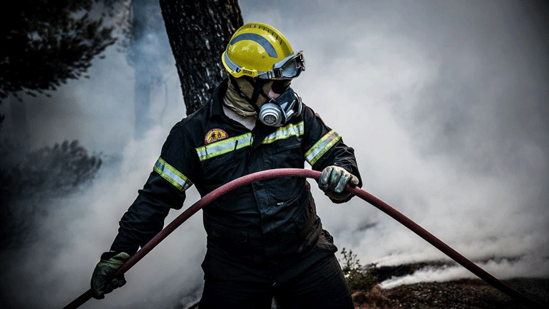 Σε εξέλιξη πυρκαγιά σε αγροτοδασική έκταση στο Πεταλίδι Μεσσηνίας
