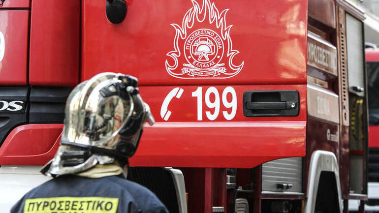 Θεσσαλονίκη: Φωτιά σε εγκαταλελειμμένο κτήριο στην Άνω Πόλη