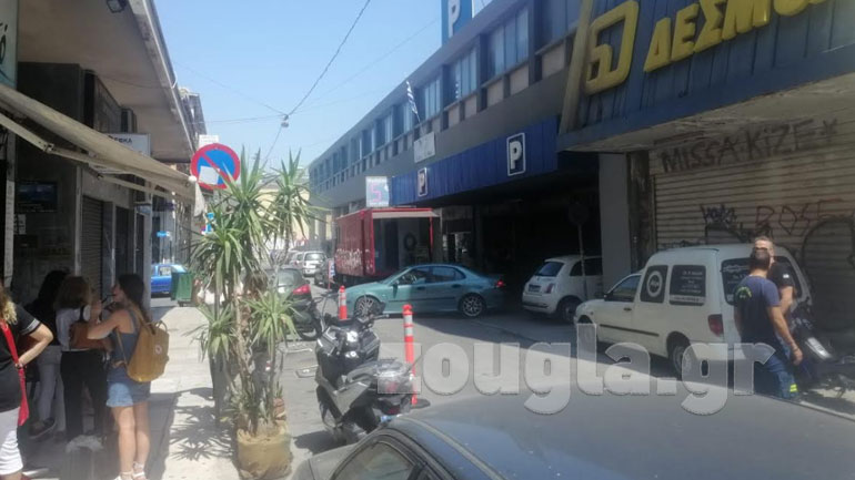 Πυρκαγιά σε κατάστημα με μουσικά όργανα στον Πειραιά