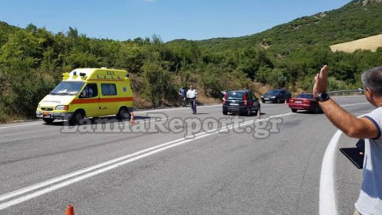 Φθιώτιδα: ΙΧ πέρασε στο αντίθετο ρεύμα και εμβόλισε αυτοκίνητο με οικογένεια