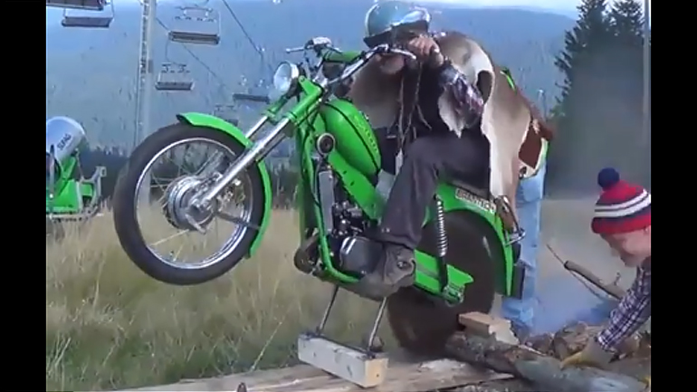 Μια μοτοσυκλέτα, πολλές χρήσεις