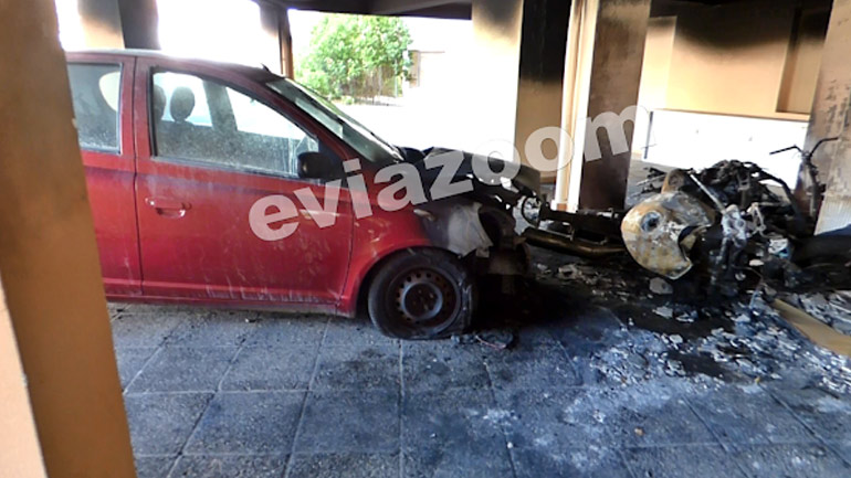 Χαλκίδα: Μεγάλη φωτιά σε πυλωτή πολυκατοικίας – Στις φλόγες τα οχήματα