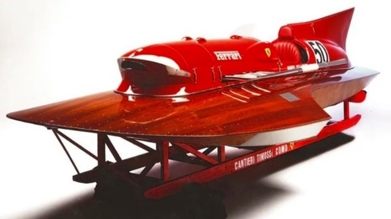 Η μοναδική «πλωτή» Ferrari αναζητά ιδιοκτήτη