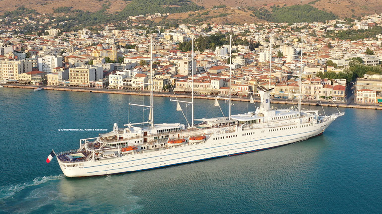 Το μεγαλύτερο ιστιοφόρο στον κόσμο έδεσε στη Χίο