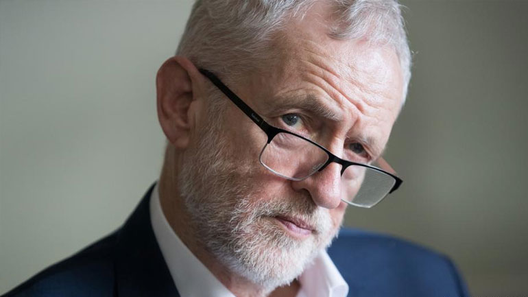 Πρόταση μομφής στον Τζόνσον προτείνει ο Κόρμπιν