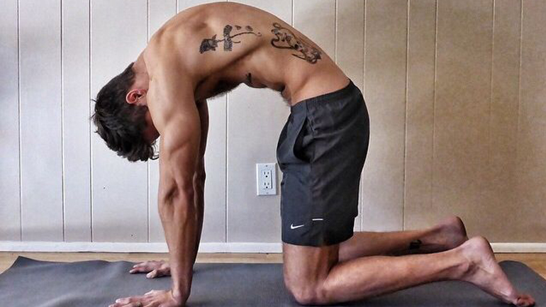 Μπορεί η γιόγκα να ενισχύσει τη στύση σου; Τι λένε οι έρευνες