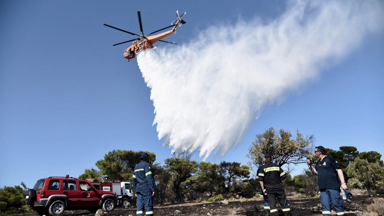 Φωτιά στην Αρτέμιδα – Πυρκαγιά και στους Δελφούς