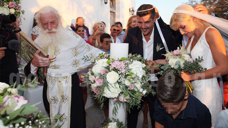 Μαρία Φραγκάκη & Νίκος Μάρκογλου: To φωτογραφικό άλμπουμ του γάμου τους στην Πάρο