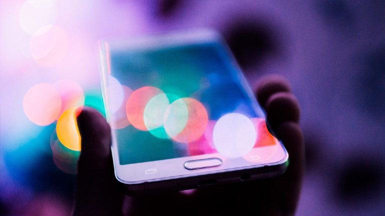 Το άγχος που προκαλούν τα μέσα κοινωνικής δικτύωσης μπορεί να οδηγήσει σε εξάρτηση από αυτά