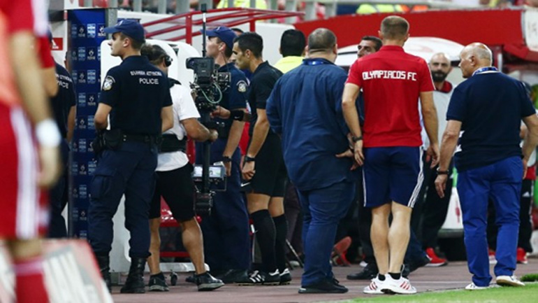 Όταν ο Θεός θέλει να σκοτώσει το μυρμήγκι, τού δίνει… σφυρίχτρα