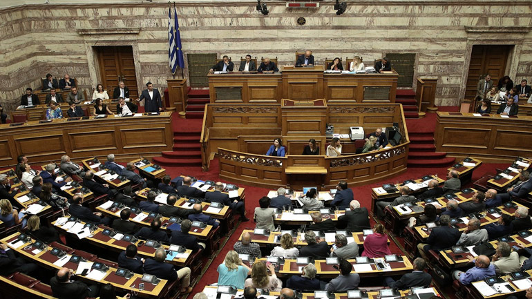 Υπερψηφίστηκε το νομοσχέδιο για τα διπλώματα οδήγησης