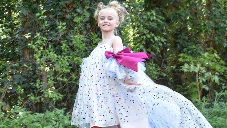 Εννιάχρονη που έχει υποβληθεί σε διπλό ακρωτηριασμό στην Εβδομάδα Μόδας της Νέας Υόρκης