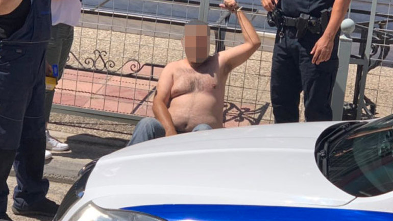 Γέρακας: Πήρε τον νόμο στα χέρια του – Έδεσε σε φράχτη επίδοξο απατεώνα Γέρακας: Πήρε τον νόμο στα χέρια του – Έδεσε σε φράχτη επίδοξο απατεώνα