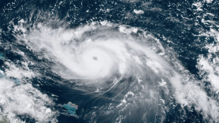 Σε συναγερμό η Φλόριντα: Σε κυκλώνα «κατηγορίας 3» ενισχύθηκε ο Ντόριαν που πλησιάζει τις ακτές
