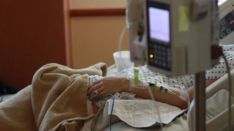 Συγκίνηση για τον Κωνσταντίνο που πέρασε στην Ιατρική την ώρα που μάχεται για τη ζωή του