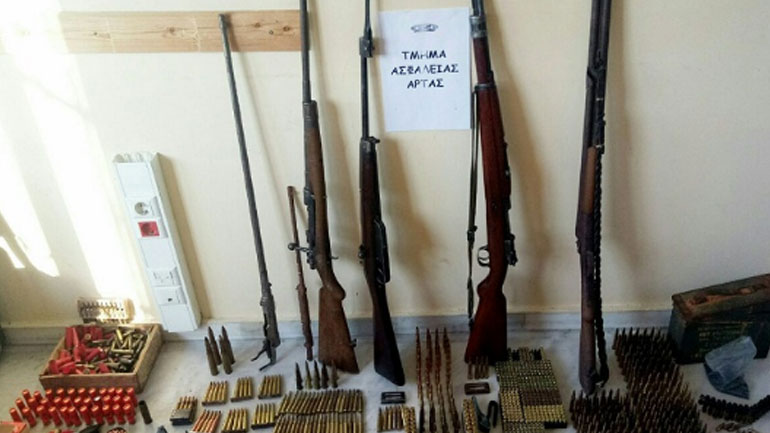 Κατασχέθηκαν όπλα και πυρομαχικά σε σπίτι στην Άρτα – Συνελήφθη ένας 80χρονος