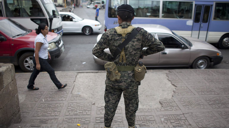 Οικολόγος που αγωνιζόταν να εμποδίσει την ανέγερση υδροηλεκτρικού φράγματος δολοφονήθηκε στην Ονδούρα