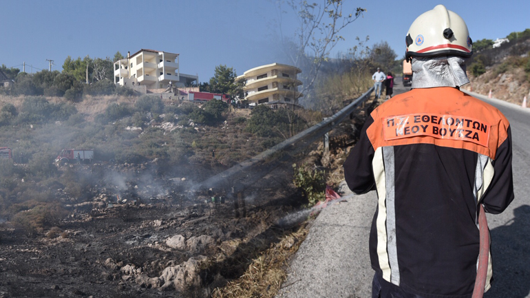 Υπό έλεγχο οι πυρκαγιές σε Πεντέλη και Αρτέμιδα