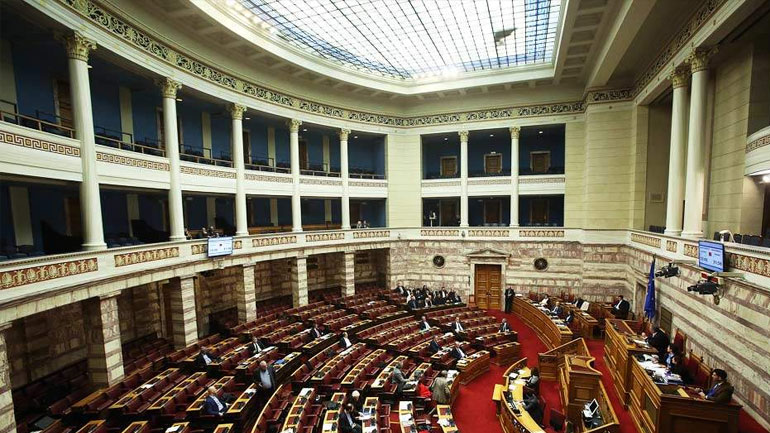 Βουλή: Το απόγευμα η ψήφιση του νομοσχεδίου για τις άδειες οδήγησης