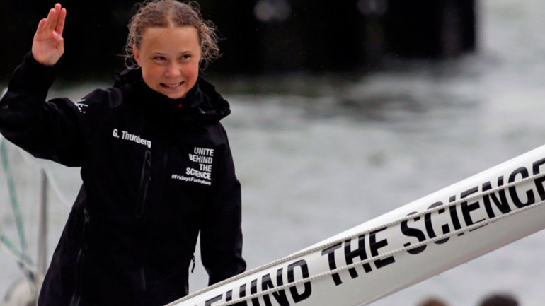 Διαδήλωση υπό τη Γκρέτα Τούνμπεργκ έξω από τα γραφεία του ΟΗΕ για την κλιματική αλλαγή