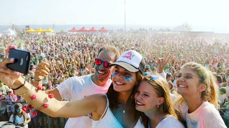 Θεσσαλονίκη: Χρώμα στη μέρα μέσα από ένα φεστιβάλ