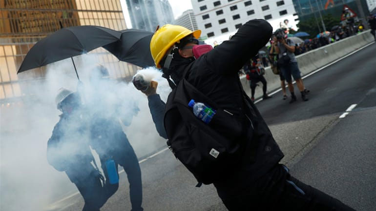Κίνα: Νέες συγκρούσεις αστυνομίας-διαδηλωτών στο Χονγκ Κονγκ