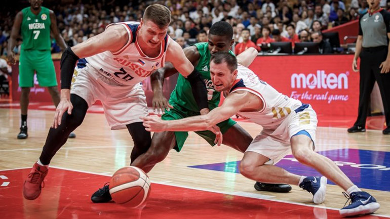 Τα «χρειάστηκε» η Ρωσία απέναντι στη Νιγηρία, κέρδισε στο τέλος με 82-77