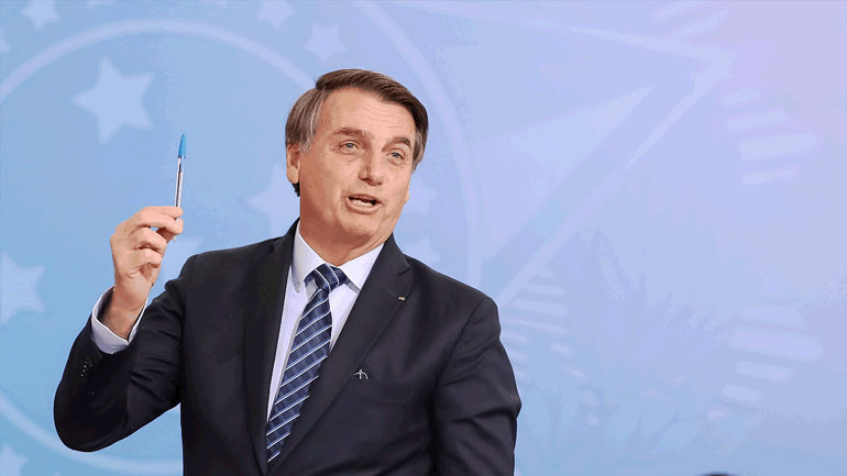 Ο Ζαΐχ Μπολσονάρου παύει να χρησιμοποιεί στυλό Bic