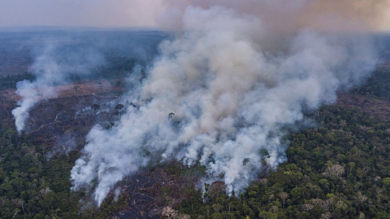 Πυρκαγιές στον Αμαζόνιο: Τα μέτωπα της φωτιάς συνεχίζουν να αυξάνονται και να επεκτείνονται