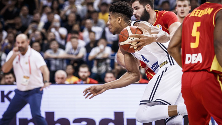 Μίτροβιτς: «Η Ελλάδα είναι πολύ καλύτερη από μας»