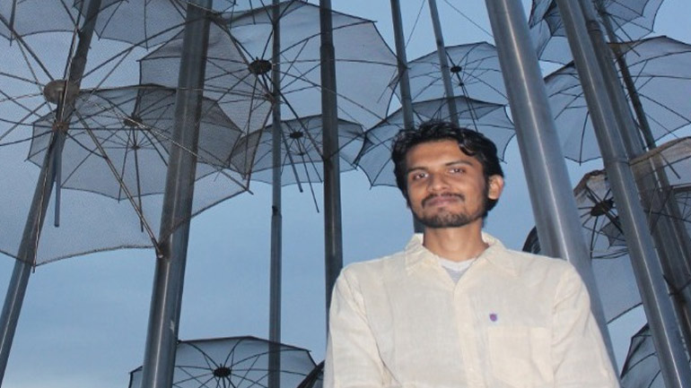 Ινδός φοιτητής προβάλλει τη Θεσσαλονίκη ως τουριστικό προορισμό