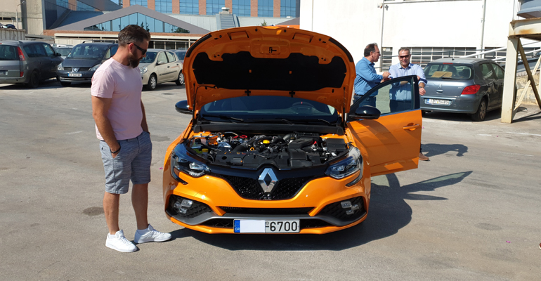 Το πρώτο Renault Megane RS που πουλήθηκε...