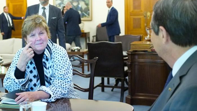 Σε εξέλιξη η συνάντηση του προέδρου Αναστασιάδη με την εκπρόσωπο του ΟΗΕ Τζέιν Χολ Λουτ