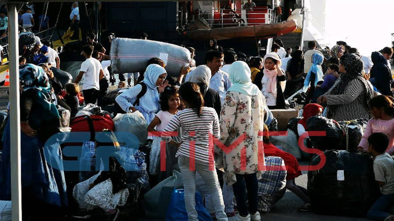 Στο λιμάνι της Θεσσαλονίκης το πρώτο πλοίο με πρόσφυγες από τη Μόρια