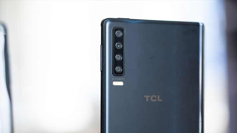 Το πρώτο smartphone της TCL