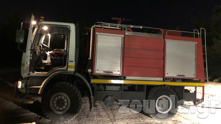 Υπό μερικό έλεγχο η φωτιά σε υπαίθριο χώρο στην Αγία Παρασκευή, κοντά στον «Δημόκριτο»