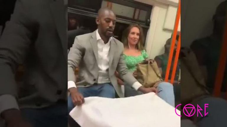 Ρομαντικό ραντεβού στο μετρό