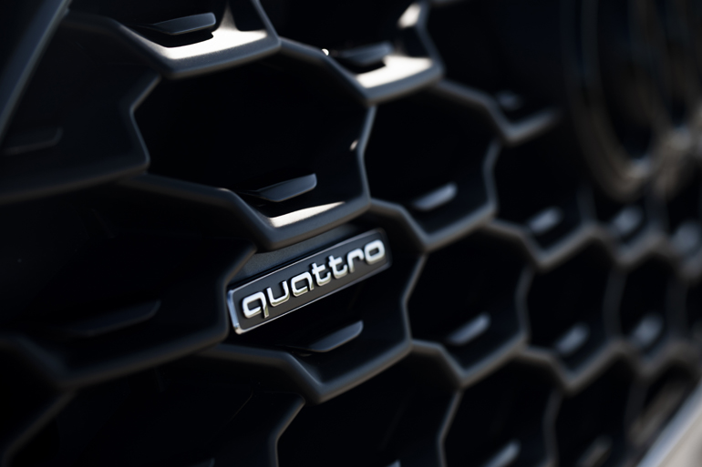 quattro: Ένα όνομα, μία μεγάλη ιστορία και μέγιστη οδηγική απόλαυση...