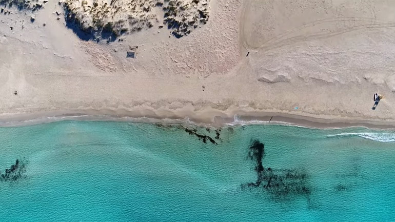 Σίμος, Ελαφόνησος – Μία από τις καλύτερες παραλίες της Ευρώπης από ψηλά