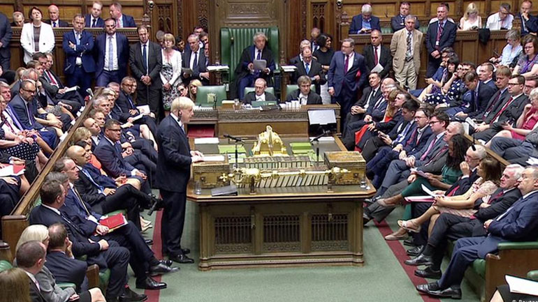 Deutsche Welle: Σε θέσεις μάχης η βρετανική αντιπολίτευση