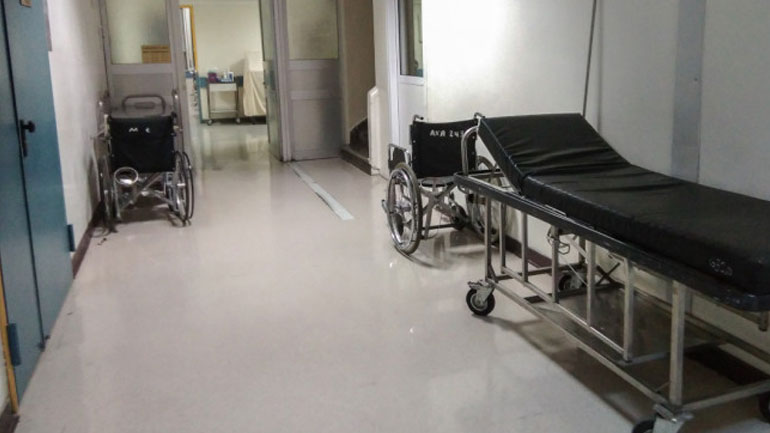 Στάση εργασίας από τους τραυματιοφορείς και συγκέντρωση στο Υπ. Υγείας